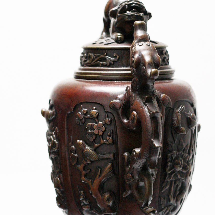Vase Koro en bronze à patine rouge, période Meiji