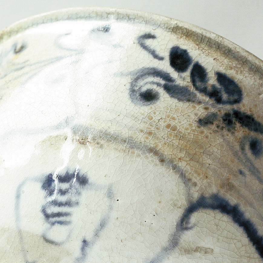 BOL EN PORCELAINE BLANCHE ET BLEU DE COBALT, HOÏ AN, XVe siècle