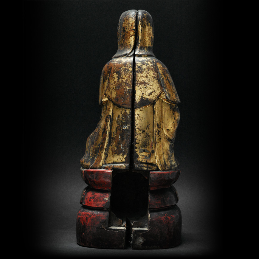 Guanyin en bois laqué et doré, Ming XVIIe